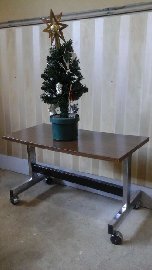 A FUNCTIONAL VINTAGE STEEL AND WOOD TV TROLLEY. WONDERFUL EXAMPLE OF HOW THINGS USED TO BE MADE