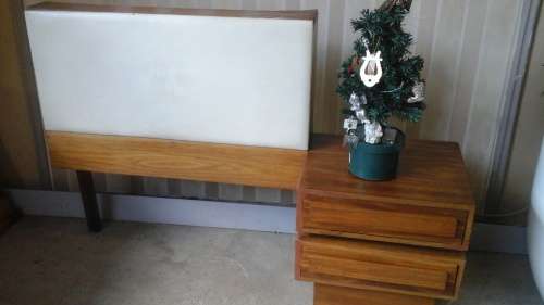 STRAIGHT FROM THE SEVENTIES A SINGLE HEADBOARD WITH FAUX LEATHER.HAS TWO DRAWERS. RIGHT HANDED