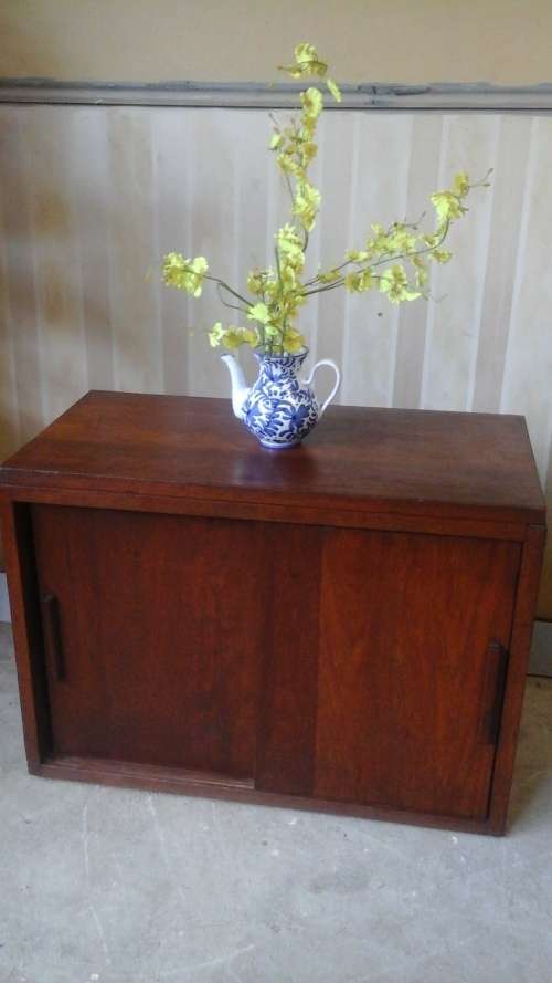 ART DECO FURNITURE WAS WELL BUILT AND ATTRACTIVE TO THE EYE WHICH IS EVIDENT IN THIS IMBUIA CABINET