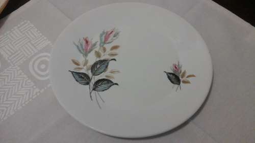 FROM THE J & G MEAKIN STUDIO ENGLAND A VINTAGE MIDNIGHT ROSE SIDE PLATE.