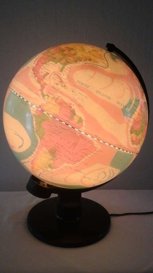 SIMPLY TERRIFIC ILLUMINATED ATLAS GLOBE. AWESOME & USEFUL PIECE!