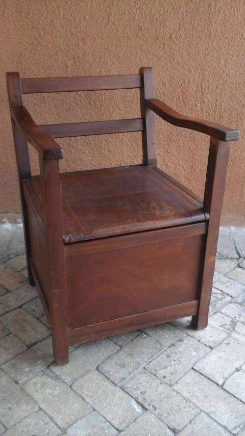 MAGNIFICENT VINTAGE KIAAT?/ IMBUIA? COMMODE. TERRIFIC PIECE FROM THE PAST!