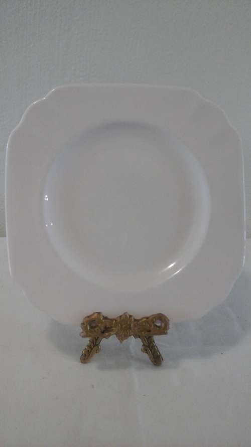 A CLASSIC TUSCAN FINE BONE CHINA OF ENGLAND VINTAGE SIDE PLATE USE AS A SPARE OR MIX AND MATCH