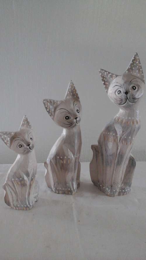 CUTE AND COLLECTIBLE THREE MAJESTIC WOODEN CATS TO ADD TO YOUR COLLECTION