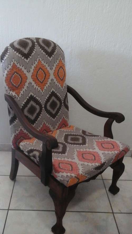 MAGNIFICENT IMBUIA  BALL & CLAW ARM CHAIR/CARVER. TERRIFIC & COMFORTABLE PIECE!