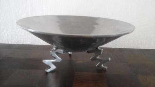 MAGNIFICENT CAROL BOYES STYLE BOWL. TERRIFIC PIECE!