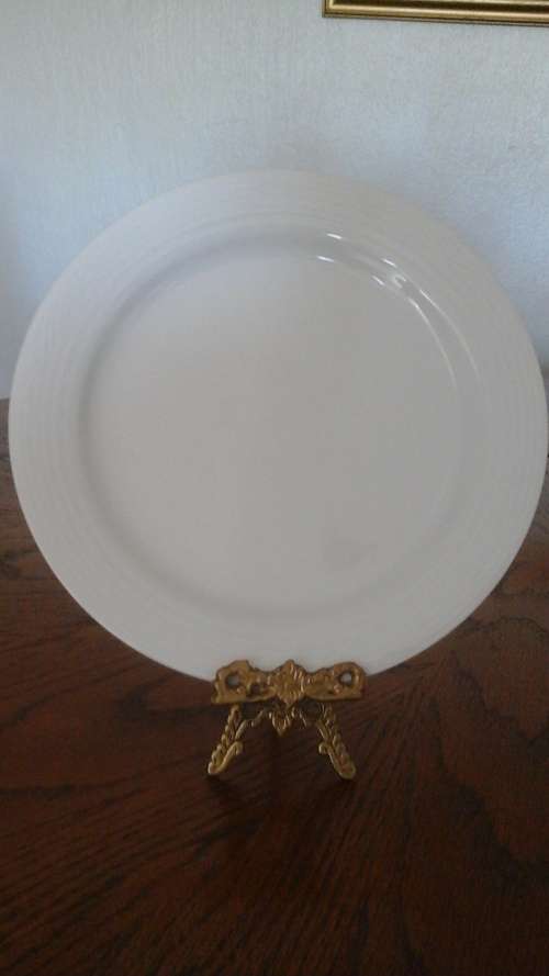 THE BEAUTY OF THIS NORITAKE ARCTIC  WHITE 4000 CONTEMPORARY FINE CHINA SMALL PLATE  DOES NOT DATE