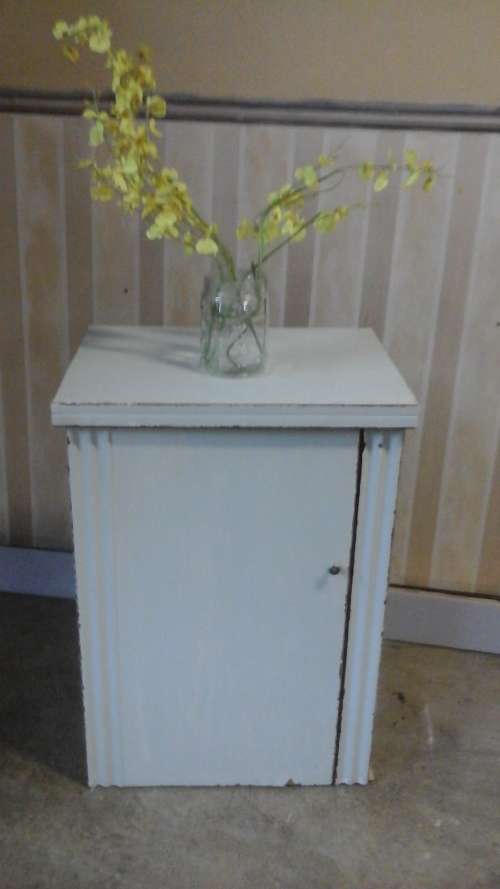 A CLASSIC VINTAGE IMBUIA/KIAAT SHABBY SHICK CABINET. HAS SHELVES IN THE DOOR.
