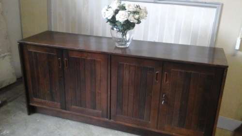 ABSOLUTELY MARVELOUS VINTAGE WOODEN SIDE BOARD. SPECTACULAR AND USEFUL PIECE!