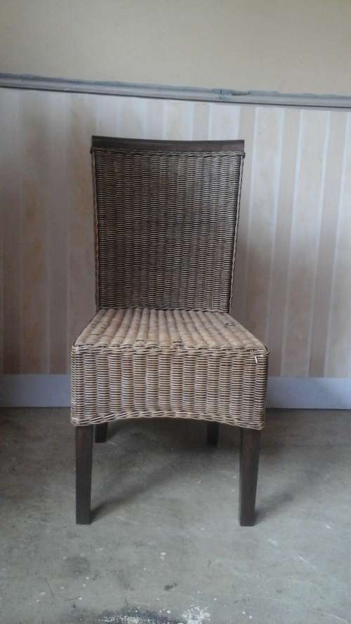 SPECTACULAR WOOD AND WICKER/ CANE DINING ROOM CHAIR. STUNNING AND FUNCTIONAL PIECE!