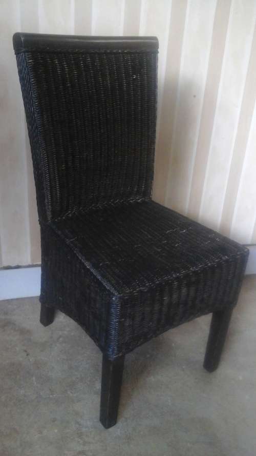 SPECTACULAR WOOD AND WICKER/ CANE CHALK PAINTED DINING ROOM CHAIR. STUNNING AND FUNCTIONAL PIECE!