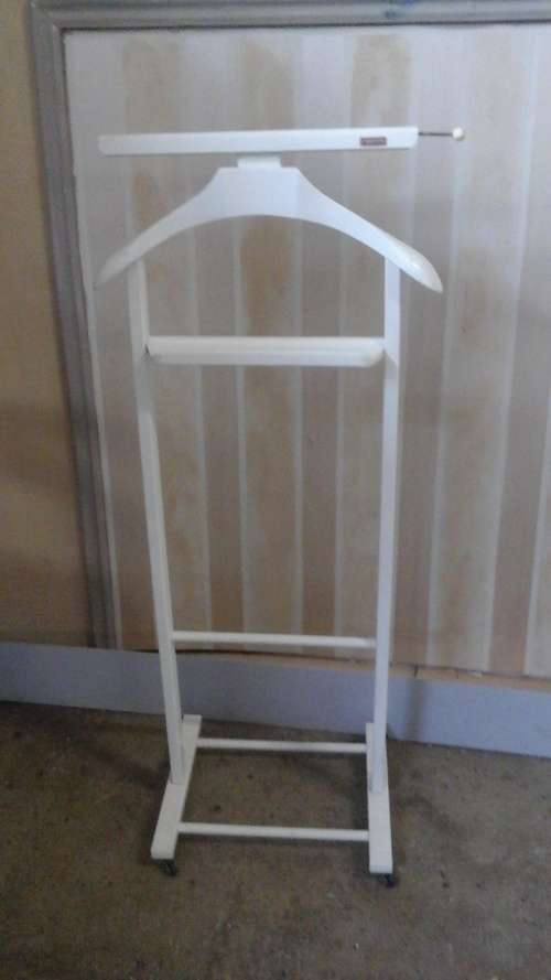 FANTASTIC VINTAGE WOODEN DUMB VALET ON WHEELS. AWESOME AND FUNCTIONAL PIECE!