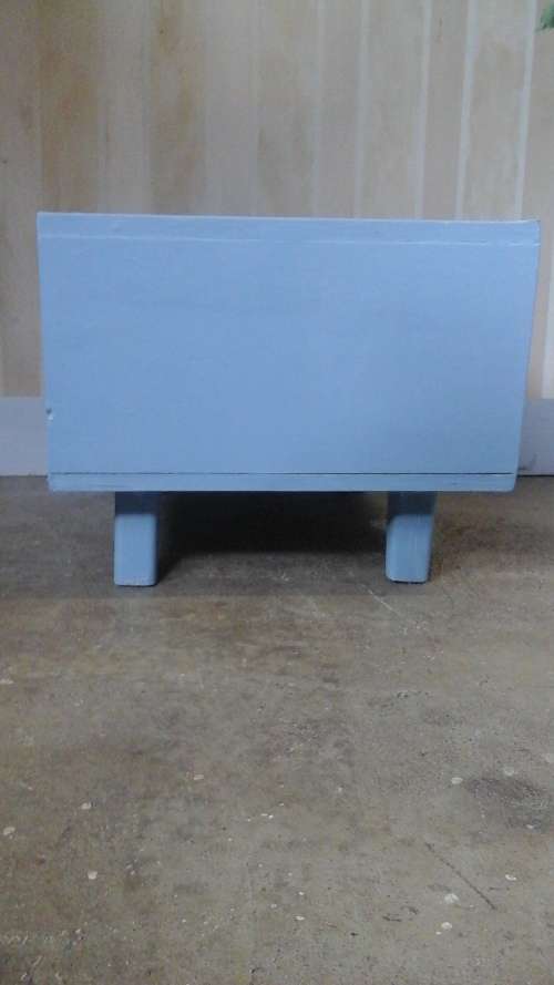 ABSOLUTELY GORGEOUS CHALK PAINTED ART DECO STYLE BEDSIDE TABLE. STUNNING!