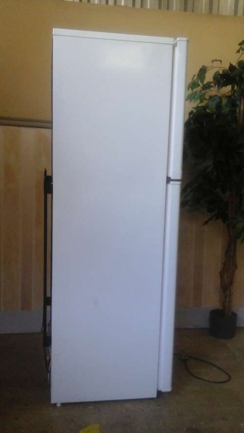 ABSOLUTELY TERRIFIC KIC S75CY1 FRIDGE, FREEZER COMBO. FANTASTIC AND USEFUL!