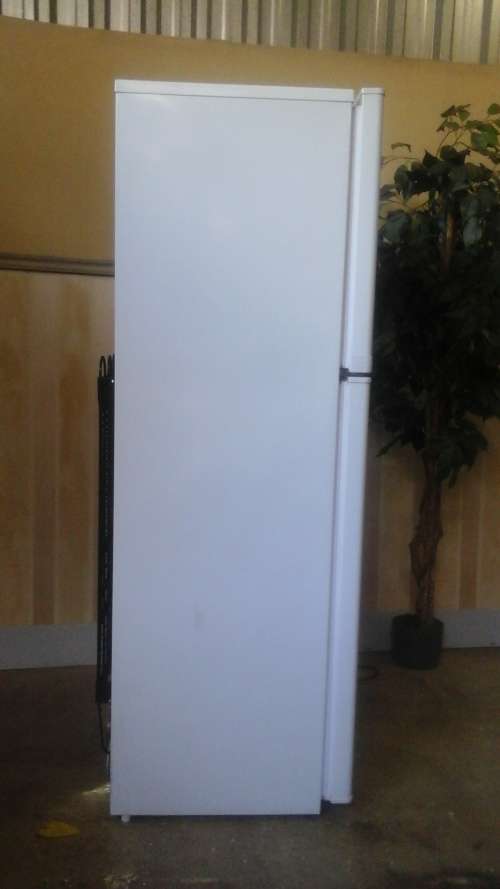 ABSOLUTELY TERRIFIC KIC S75CY1 FRIDGE, FREEZER COMBO. FANTASTIC AND USEFUL!