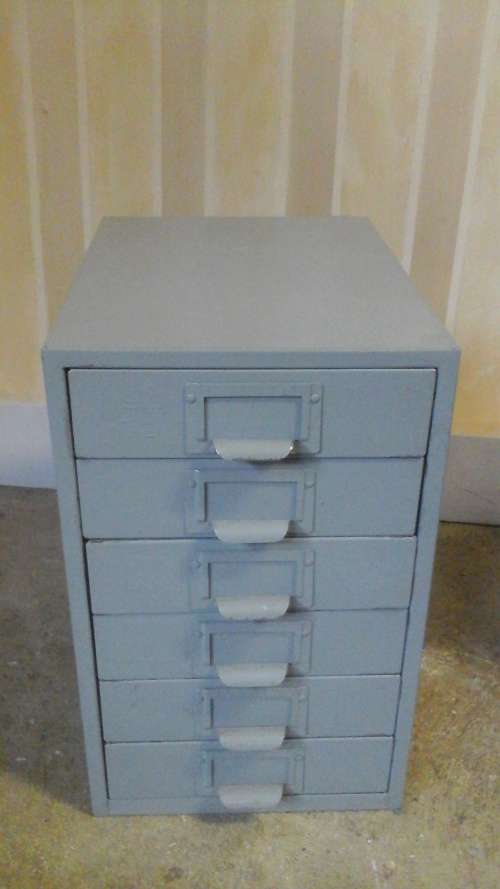 A FANTASTIC SET OF VINTAGE FILING DRAWERS. MADE FROM STEEL NOT LIKE THE MODERN ONES