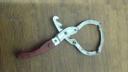 TERRIFIC RING PULLER. HIGHLY PRACTICAL AND USEFUL FOR WHEN SERVICING CARS!