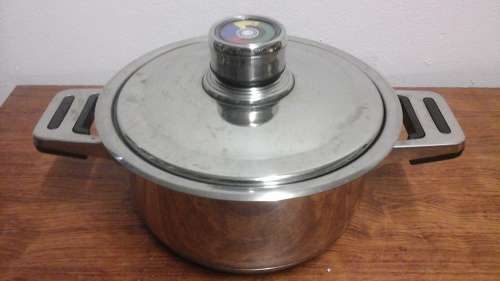 INCREDIBLE STAINLESS STEEL ROYAL DIAMOND POT WITH LID.FANTASTIC AND USEFUL PIECE!