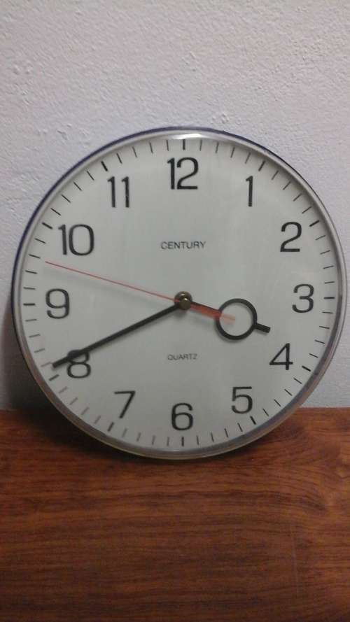 AWESOME CENTURY QUARTZ KITCHEN CLOCK. REALLY HANDY PIECE!