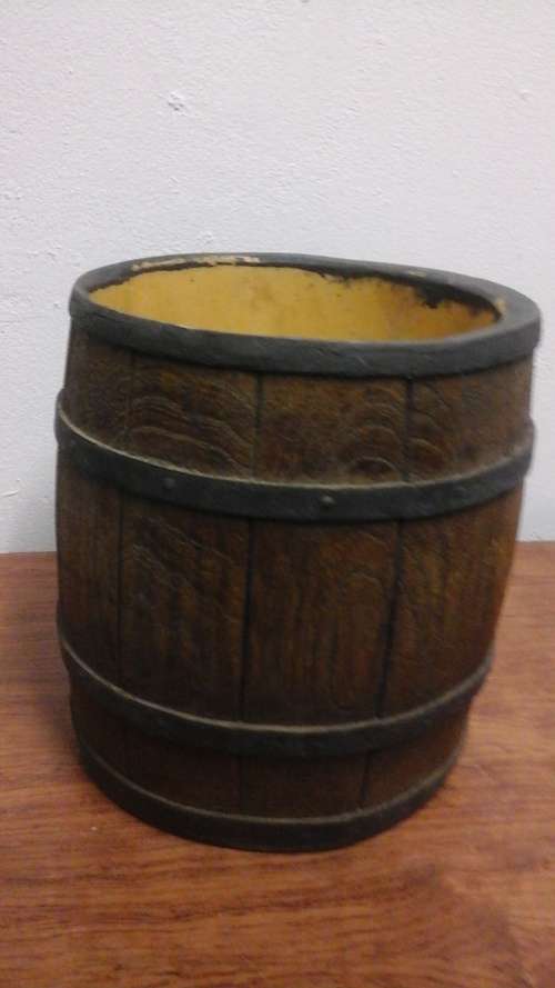 A FANTASTIC VERSATILE POLYURETHANE BARREL. USE IT AS AN ICE BUCKET OR A PLANT HOLDER