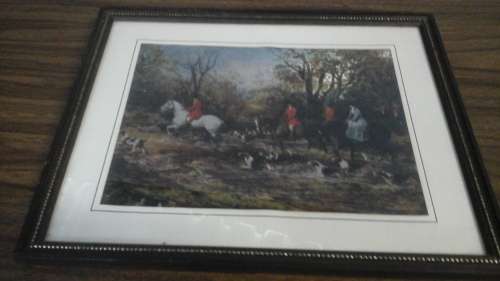 MAGNIFICENT FRAMED METALLIC EFFECT PRINT OF A HUNTING PARTY. BEAUTIFUL PIECE!