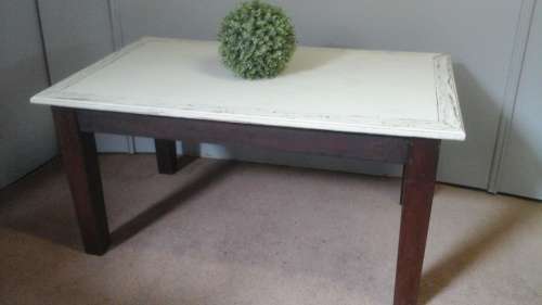 MAGNIFICENT VINTAGE SHABBY CHICK CHALK PAINTED DINING ROOM TABLE. STUNNING AND STURDY!