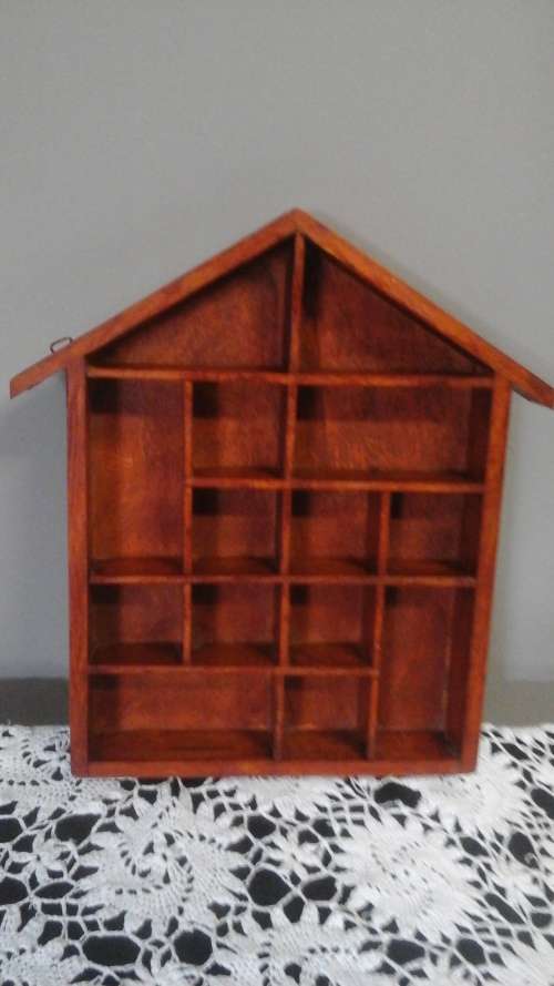 TERRIFIC VINTAGE HOUSE SHAPED PRINTERS TRAY. WILL BE PERFECT TO HOUSE ANY COLLECTION!
