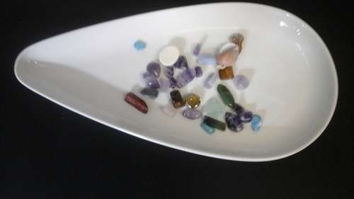 HIGHLY UNUSUAL AND COLLECTIBLE A RAK PORCELAIN DROP SHAPED SNACK DISH MADE IN THE U.A.E.