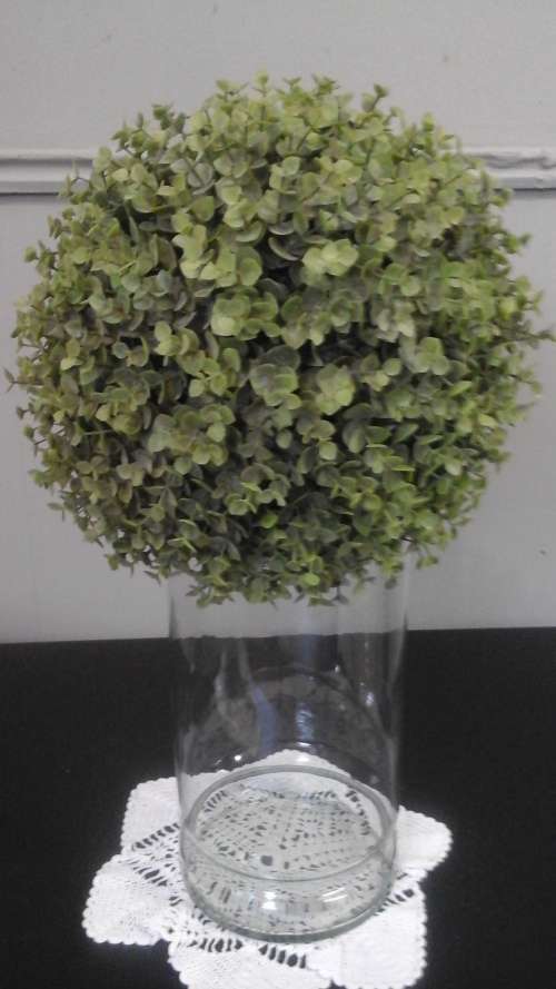 ABSOLUTELY GORGEOUS POSSIBLY CRYSTAL? VASE. EXQUISITE  PIECE!
