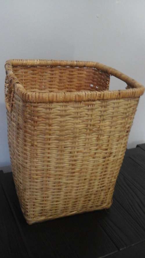 INCREDIBLE CANE/ RATTAN DUSTBIN. BEAUTIFUL AND USEFUL PIECE!