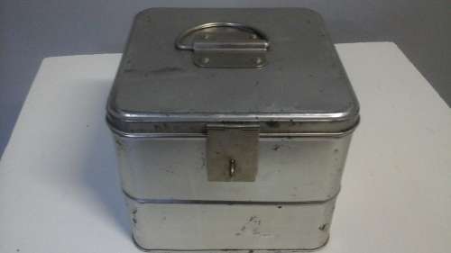 A LOVELY STEEL TIN THAT CAN BE USED FOR TRINKETS OR LITTLE KNICKNACKS. EVEN PUT A SMALL PADLOCK ON
