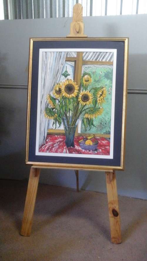 THE PERFECT ACCESSORY FOR YOUR ARTWORK. USE THIS MAGNIFICENT EASEL TO DISPLAY OR TO PAINT