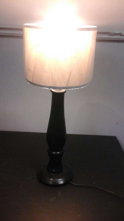 AN AWESOME AND ELEGANT TALL WOODEN LAMP WITH A BRAND NEW STILL IN ITS WRAPPING GREY LAMP SHADE