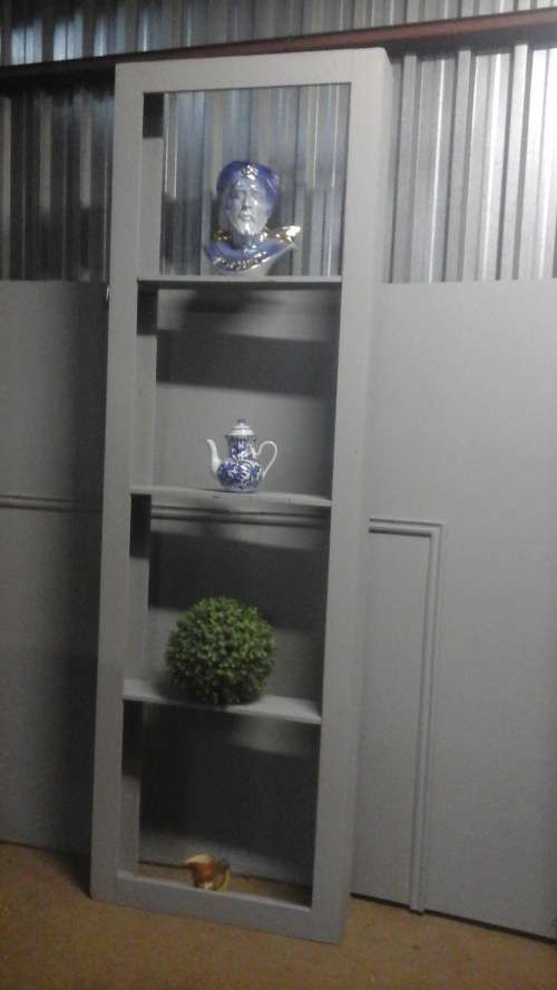 SIMPLY FANTASTIC CHALK PAINTED WOODEN SHELF. AWESOME AND FUNCTIONAL PIECE!