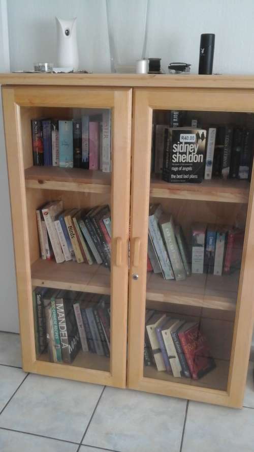 SIMPLY FANTASTIC WOODEN BOOK CASE.  TERRIFIC, STUNNING AND FUNCTIONAL PIECE!