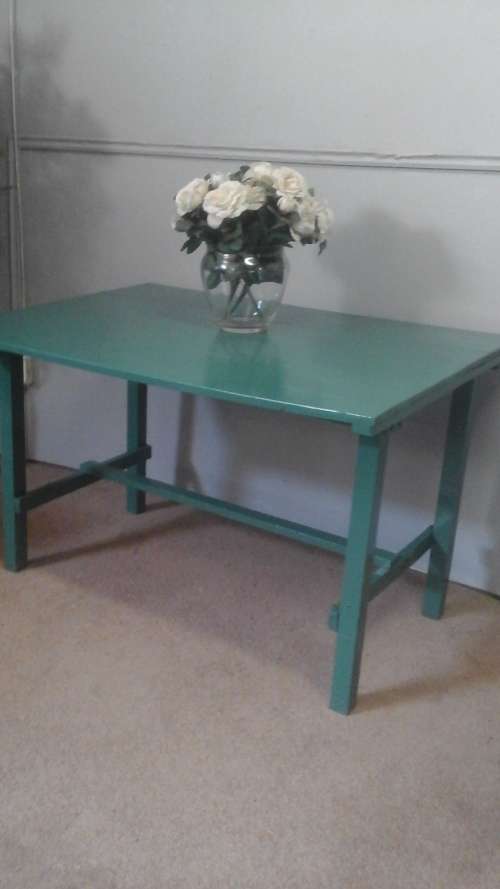 AWESOME VINTAGE WOODEN TABLE. SIMPLY STUNNING PIECE!