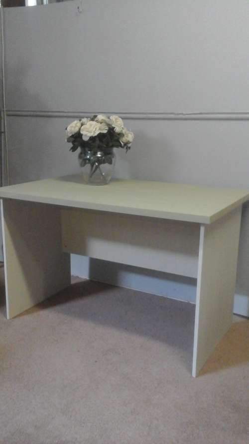 PHENOMENALLY STUNNING CHALK PAINTED WOODEN DESK.GORGEOUS AND FUNCTIONAL PIECE!