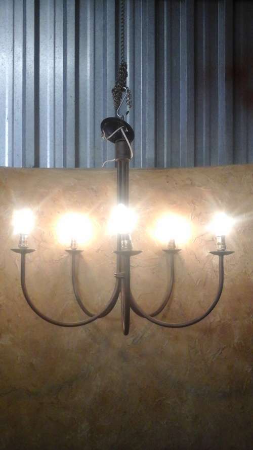 A MAGNIFICENT AND MAJESTIC  VINTAGE 5 LIGHT WROUGHT IRON CHANDELIER.