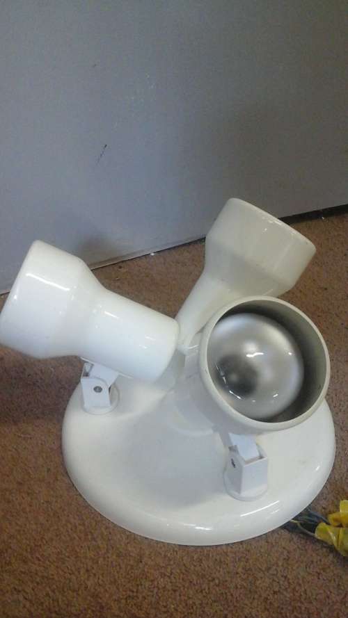 FANTASTIC METAL CEILING SPOT LIGHT. AWESOME AND FUNCTIONAL PIECE!