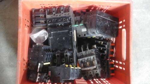 A COLLECTION OF ELECTRICAL SWITCHES. SOME NEW SOME OLD.