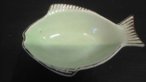 A DELIGHTFUL LITTLE FISH SHAPED SAUCE DISH. TWO TONED AND QUITE UNUSUAL