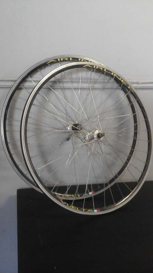 2 AWESOME AIRLINE 2 ALLOY RIMS. LOOK TO BE IN PERFECT CONDITION. ALMOST AS GOOD AS NEW