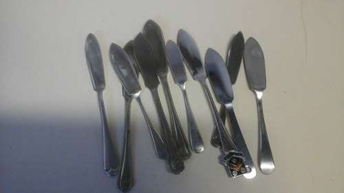 COLLECT CUTLERY ADD THIS WONDERFUL COLLECTION OF 10 MAINLY EPNS BUTTER KNIVES TO YOUR COLLECTION