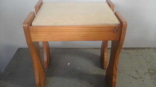 A CUTE LITTLE WOOD AND PLEATHER DRESSING TABLE STOOL. PERFECT FOR A YOUNG GIRL