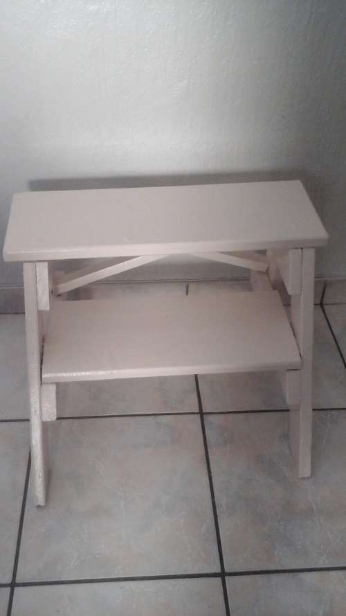 A HANDY AND USEFUL VINTAGE STEP LADDER. PERFECT FOR THOSE HIGH HARD TO REACH CUPBOARDS