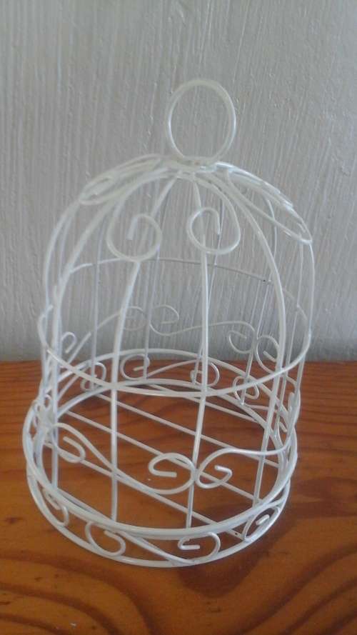 GORGEOUS MINIATURE PURELY DECORATIVE BIRD CAGE. BEAUTIFUL PIECE!