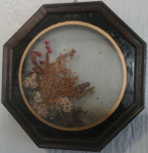 BEAUTIFUL FRAMED PRESSED FLOWERS ARTWORK. STUNNING PIECE!