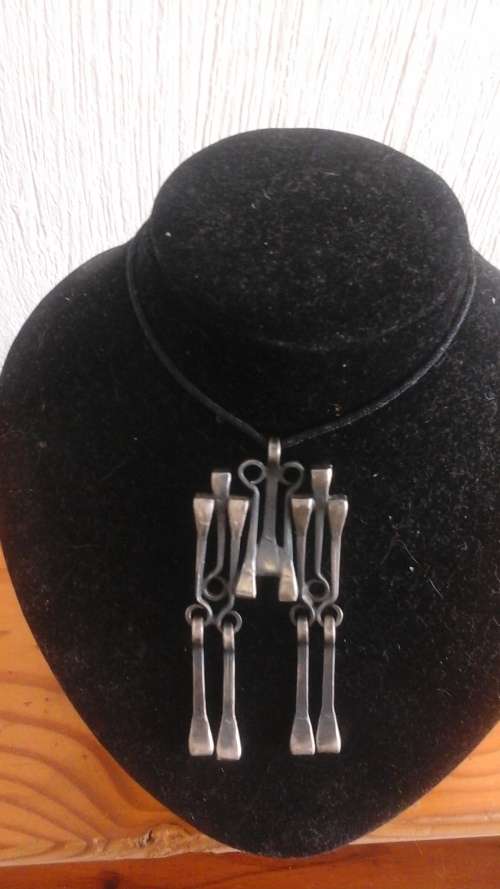 GORGEOUS PATTERN SHAPED NECKLACE. MADE FROM VINTAGE HORSESHOE NAILS. BEAUTIFUL & UNUSUAL PIECE!