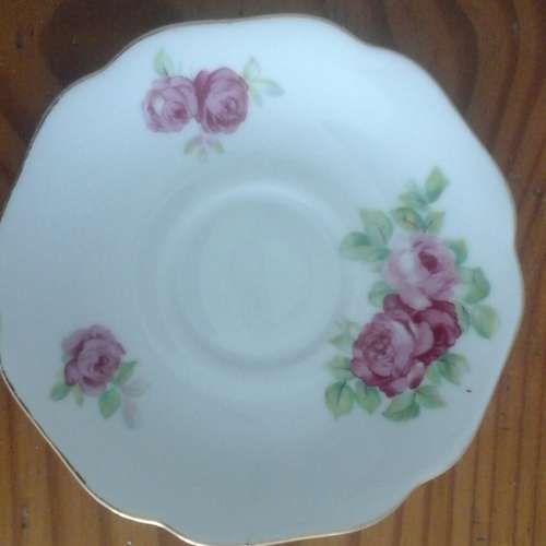 SIMPLY BEAUTIFUL VINTAGE H&C SAUCER. MADE IN CZECHOSLOVAKIA. BEAUTIFUL PIECE!