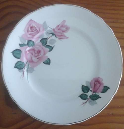 STUNNING VINTAGE OLD FOLEY SIDE PLATE. JAMES KENT LTD. MADE IN ENGLAND. BEAUTIFUL PIECE!
